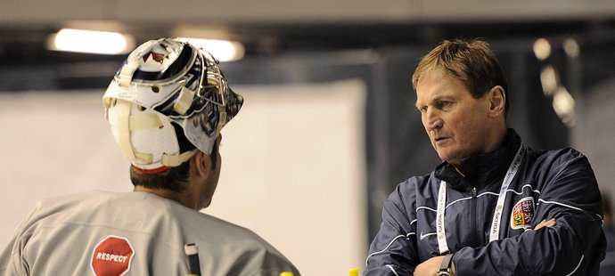 Kouč Alois Hadamczik musí vybrat tři brankáře z šesti. Ondřej Pavelec mezi nimi chybět nebude, počítá s ním pro olympiádu nejspíš i jako s týmovou jedničkou