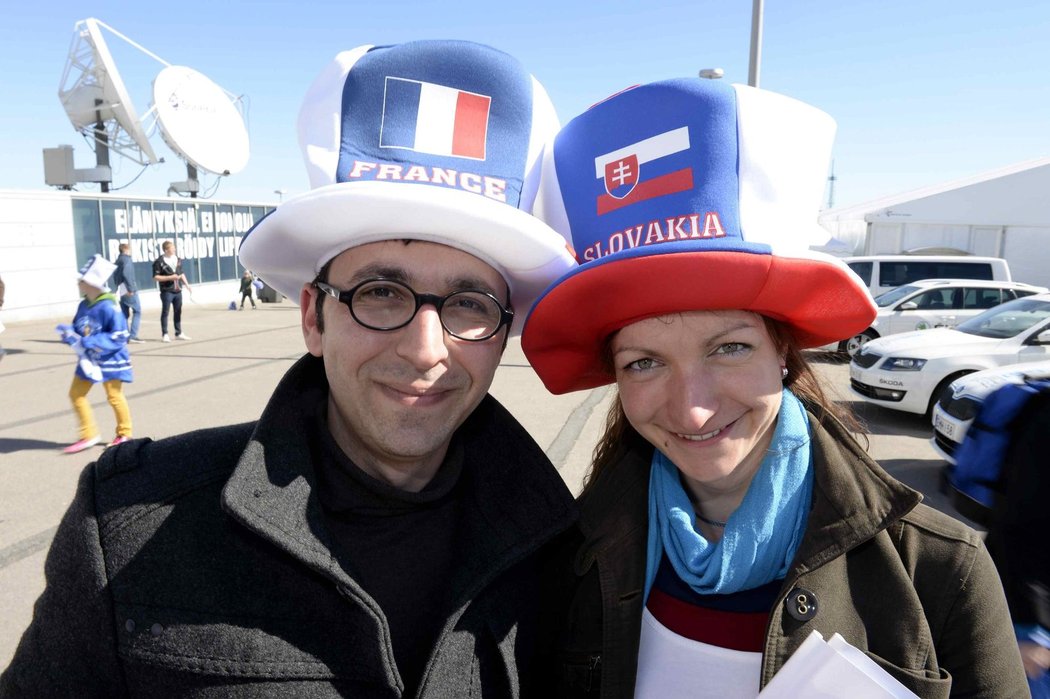 Fanoušci Francie a Slovenska před úvodním zápasem světového šampionátu