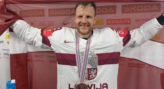 Lotyšský hrdina v bronzové euforii: Díky, Česko! Jsem u vás asi Rock Star