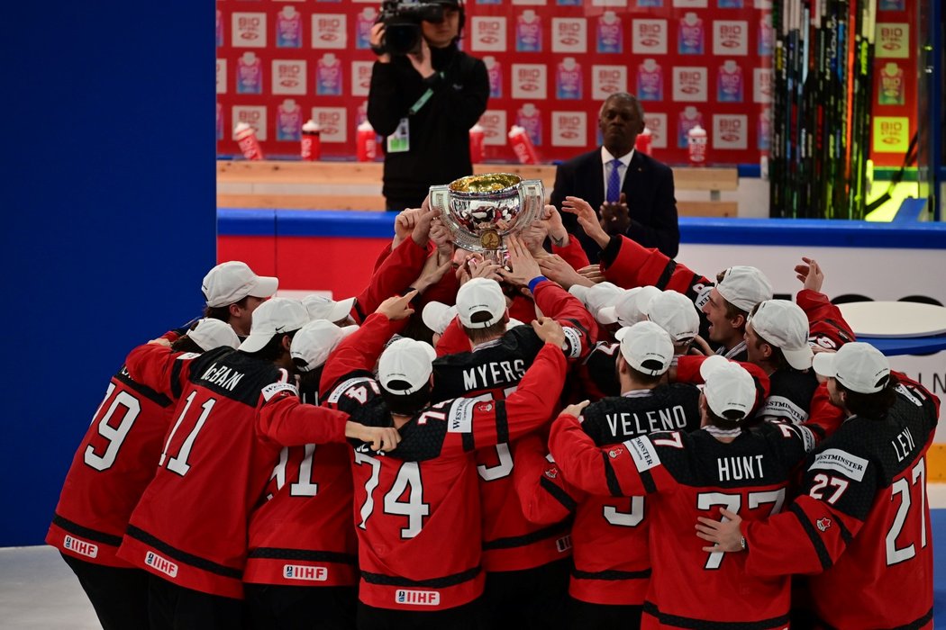 Kanada si může potěžkat už 28. pohár za vítězství na MS