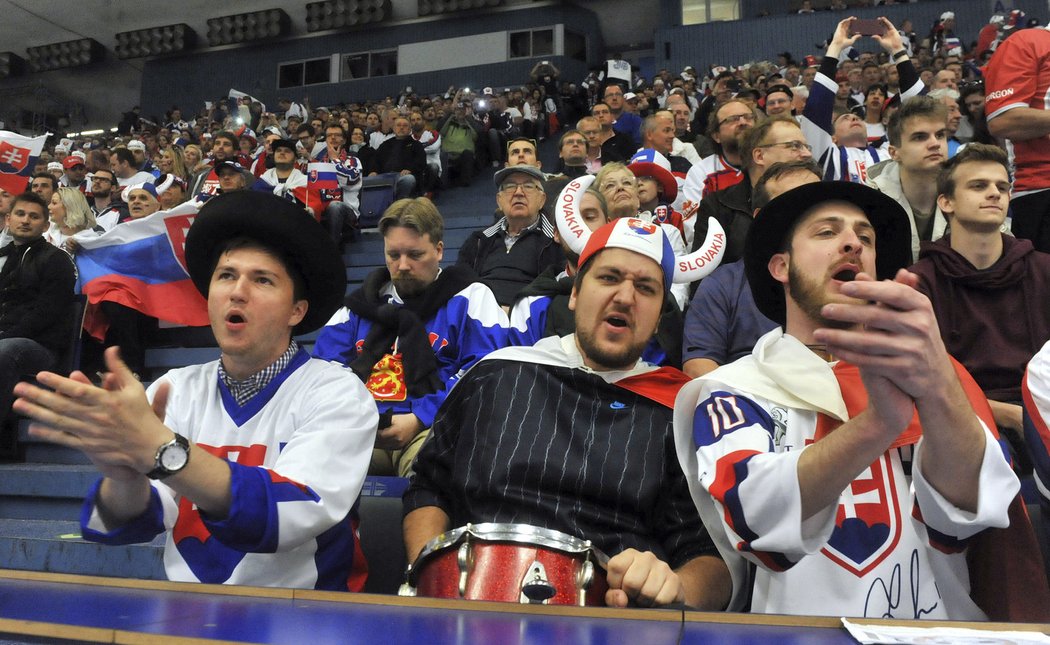 Slovenští fanoušci v Ostravě vytvářejí fantastickou atmosféru