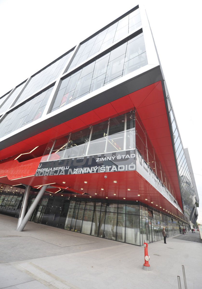 Zimní stadion Ondreje Nepely je zrekonstruovaný krásně - taky to stálo hodně peněz