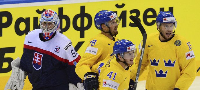 Ján Laco v první třetině dvakrát inkasoval, do další části hry už pak nenastoupil. Jeho náhradník Jaroslav Janus pustil za své záda jen jednu střelu, slovenskému týmu to přesto bylo málo.