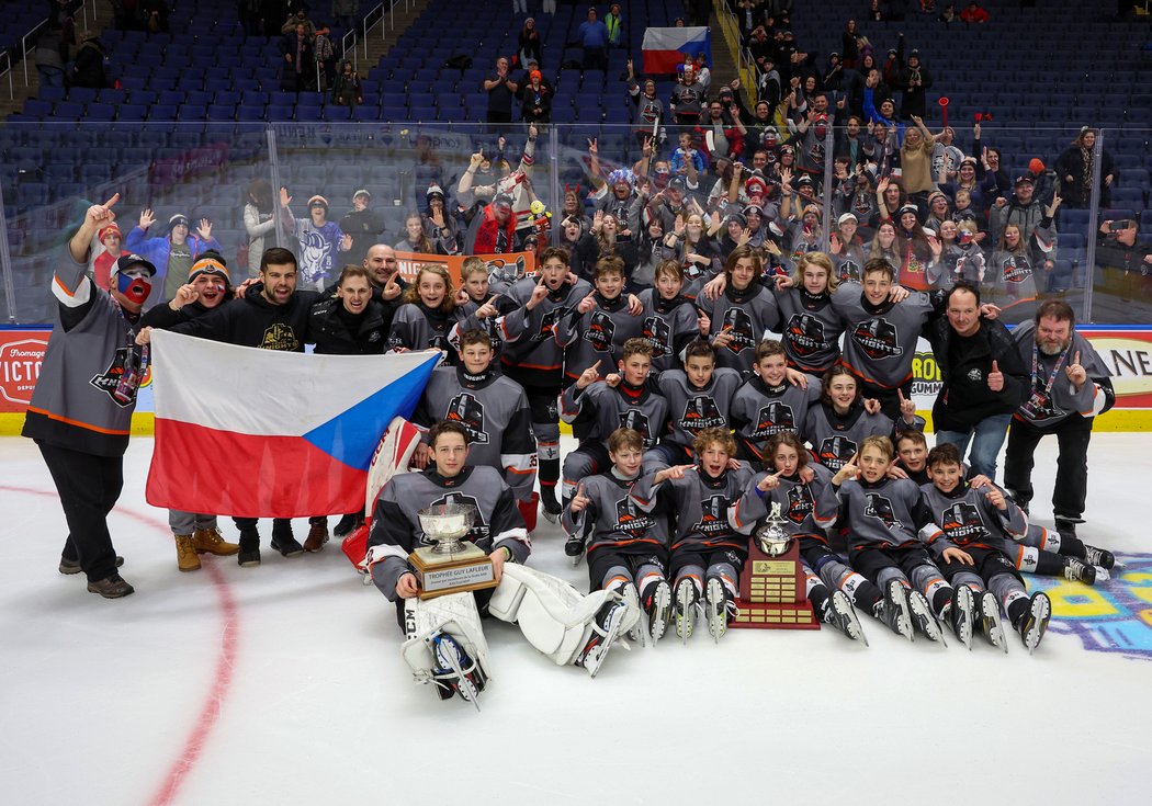 O další skvělou reprezentaci českého hokeje se postaral mládežnický tým Czech Knights, který potřetí v historii ovládl prestižní turnaj Pee-Wee v Quebecu