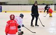 Jaromír Jágr sleduje dětské snažení v rámci Školy hokejových talentů