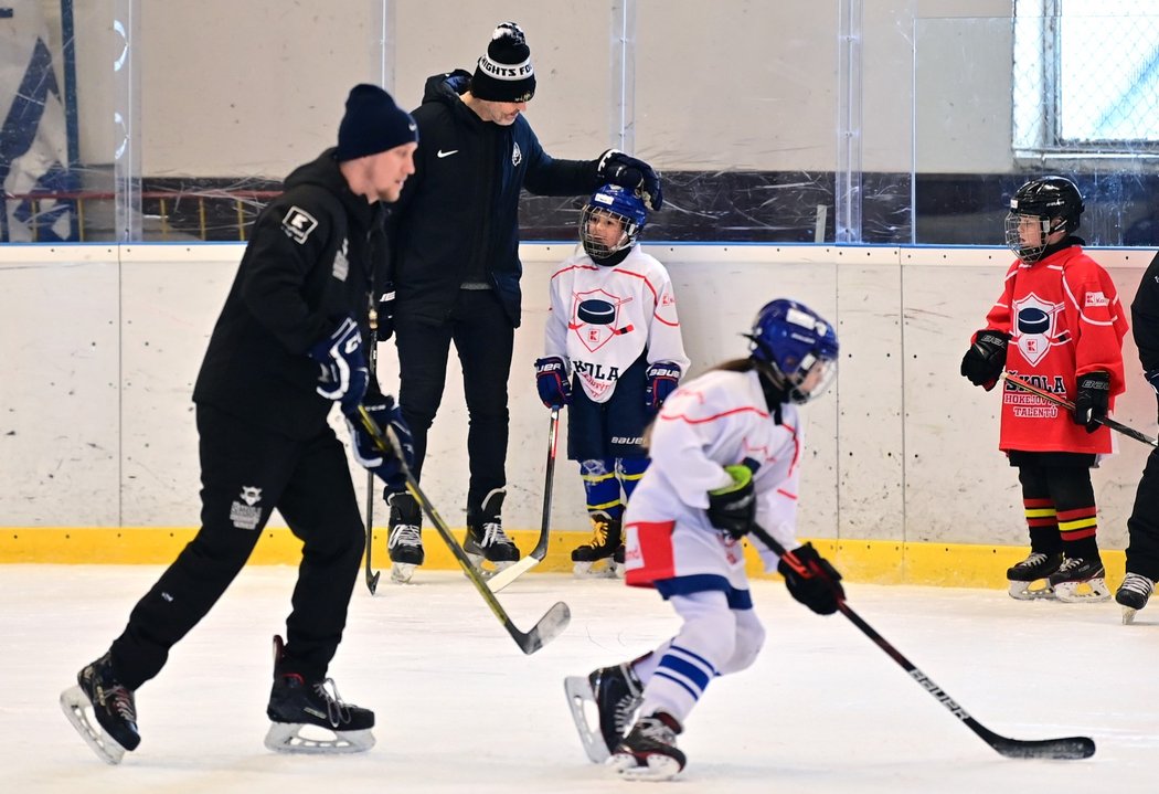 Jaromír Jágr se osobně účastnil tréninku Školy hokejových talentů v Kladně