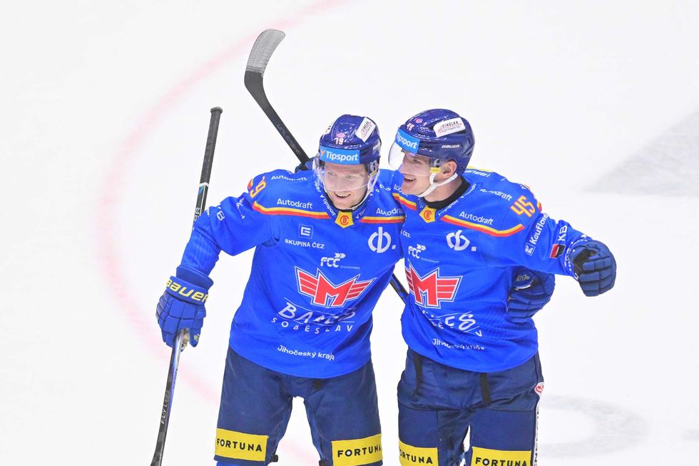 ONLINE: Třinec - Motor 1:3. Kladno doma hostí Pardubice a Liberec čelí pražské Spartě ONLINE: Třinec - Motor 1:3. Kladno doma hostí Pardubice a Liberec čelí pražské Spartě