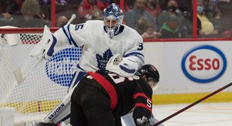 Mrázek vychytal v přípravě NHL za Toronto čisté konto, skóroval Kubalík