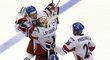 Čeští hokejisté se radují po senzační výhře nad Kanadou na MS hráčů do 20 let. Vyhráli po nájezdech 5:4