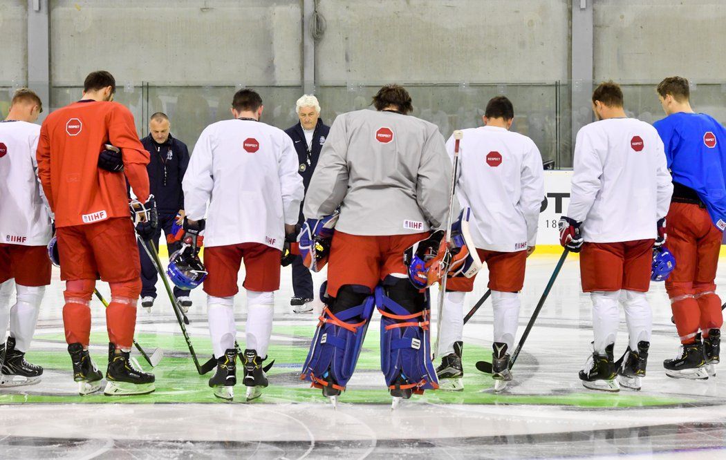 Čeští hokejisté zahájili 7. května 2019 svůj pvní trénink na mistrovství světa v Bratislavě minutou ticha za bývalého brankáře Adama Svobodu, který ve stejný den spáchal sebevraždu