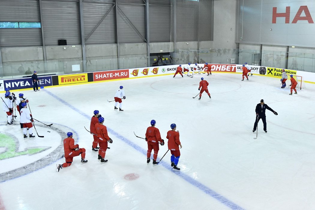 První trénink české hokejové reprezentace před startem MS na Slovensku