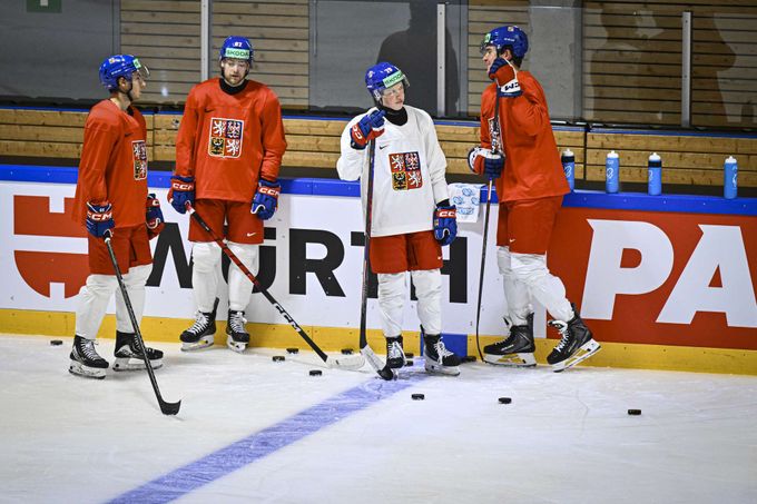 MS v hokeji ONLINE: Češi absolvovali dobrovolný trénink, na ledě byl i Kempný MS v hokeji ONLINE: Češi absolvovali dobrovolný trénink, na ledě byl i Kempný