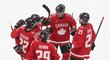 Kanaďané slaví branku proti Česku na mistrovství světa do 20 let v roce 2021