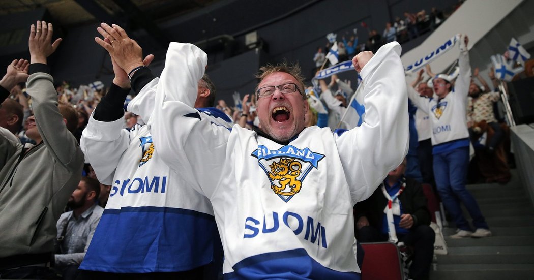 Fanoušci Finska oslavují výhru nad USA