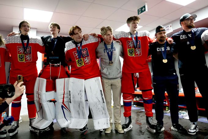 Bronz pro skvělou partu, které se nevěřilo. Osmnáctka se semkla: Bylo znát, že držíme při sobě Bronz pro skvělou partu, které se nevěřilo. Osmnáctka se semkla: Bylo znát, že držíme při sobě