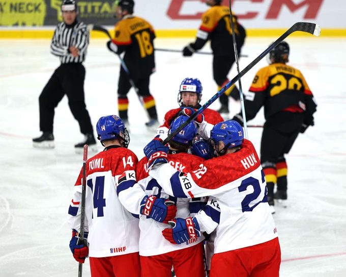 ONLINE: Německo U18 - Česko U18 1:2. Mladíci bojují o třetí vítězství na MS ONLINE: Německo U18 - Česko U18 1:2. Mladíci bojují o třetí vítězství na MS