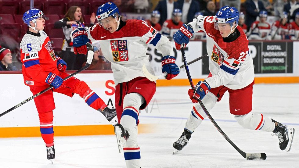 Kdo ze stříbrných borců má (největší) šanci na NHL? Kolem Galvase už se to rozjíždí Kdo ze stříbrných borců má (největší) šanci na NHL? Kolem Galvase už se to rozjíždí