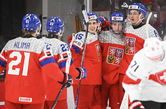 Česko - Švýcarsko 6:2. Dvacítka v semifinále! Rozhodl obrat ve druhé třetině Česko - Švýcarsko 6:2. Dvacítka v semifinále! Rozhodl obrat ve druhé třetině