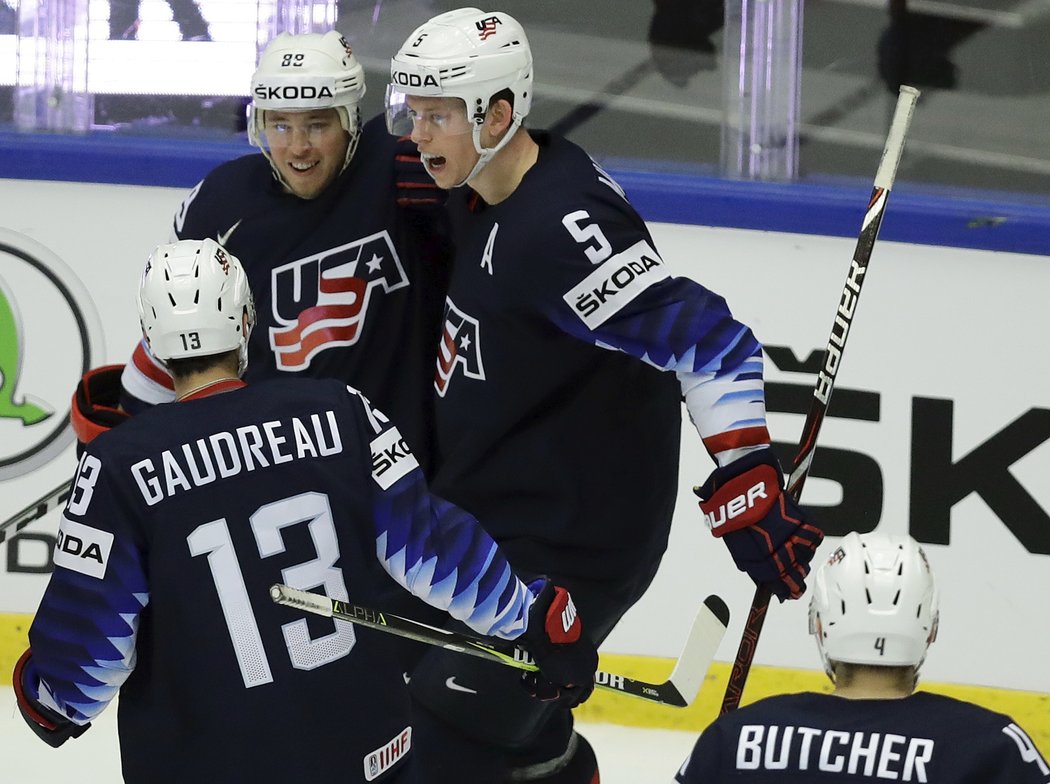 Cam Atkinson (89) dal druhý gól utkání