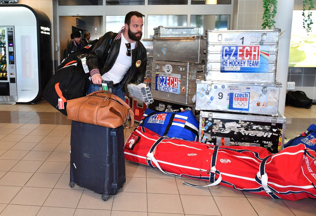 Na řízného beka Radka Gudase čekala na letišti jeho sestra Karolína a jeho parťák z Philadelphie Michal Neuvirth