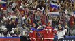 Ruští hokejisté se radují ze vstřelené branky proti USA