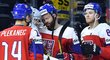 Čeští hokejisté v čele s Pavlem Francouzem se radují z vítězství 4:3 nad Rakouskem