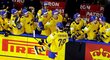 Švédský útočník Filip Forsberg se raduje po vítězném gólu v samostatných nájezdech finále proti Švýcarsku