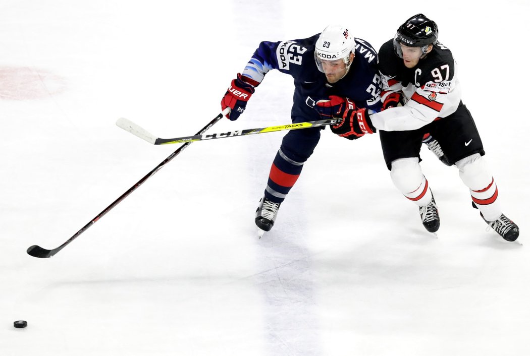 Oba zámořské celky vzaly utkání o bronz vážně, stejně jako Connor McDavid a Alec Martinez souboj o puk