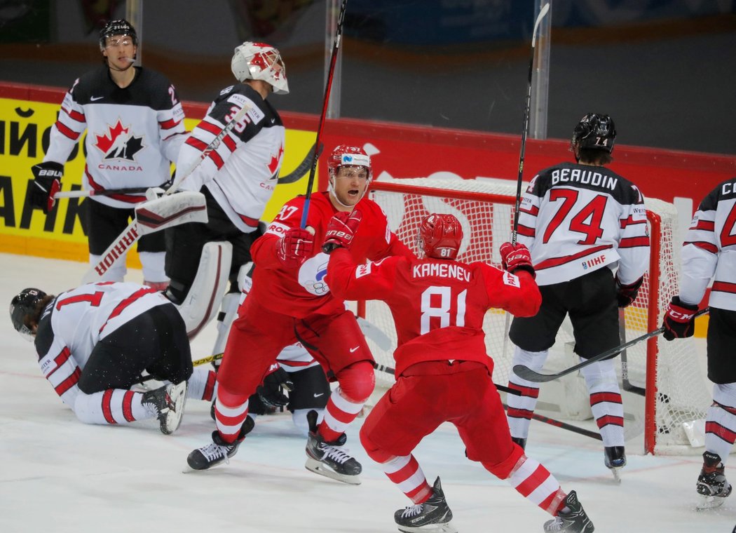 Ruská radost z vedoucího gólu proti Kanadě