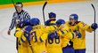 Hokejisté Švédska oslavují gól proti Slovensku