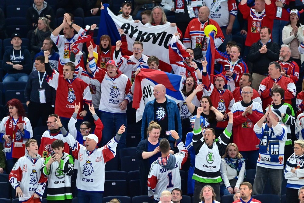 Čeští hokejisté měli v Tampere tradičně silnou podporu
