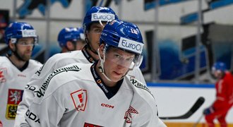 ONLINE: Česko - Finsko 0:0. V bráně Dostál, hrají už i posily z NHL