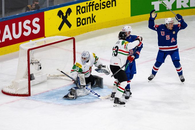 ONLINE: USA - Maďarsko 4:1. Favorit zvládá povinnost Záchranářský souboj Slovinska s Itálií ONLINE: USA - Maďarsko 4:1. Favorit zvládá povinnost Záchranářský souboj Slovinska s Itálií