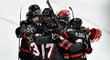 Kanadské hokejistky se radují ze semifinálové výhry nad Českem