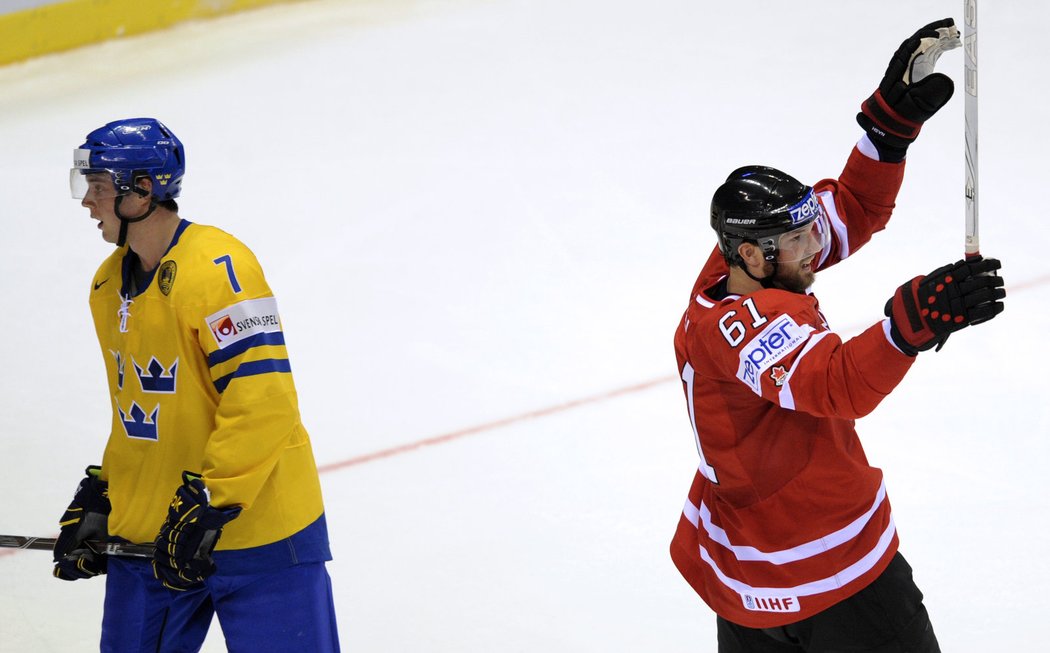 Rick Nash se raduje z vítězného gólu, který dal švédskému týmu