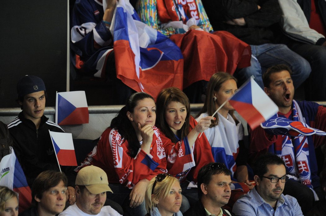 Svého manžela podporuje na Slovensku i Darina Rolinková