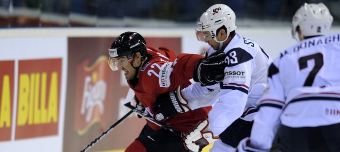 Zleva Victor Stancescu (SUI), Tim Stapleton (USA), Ryan McDonagh (USA)