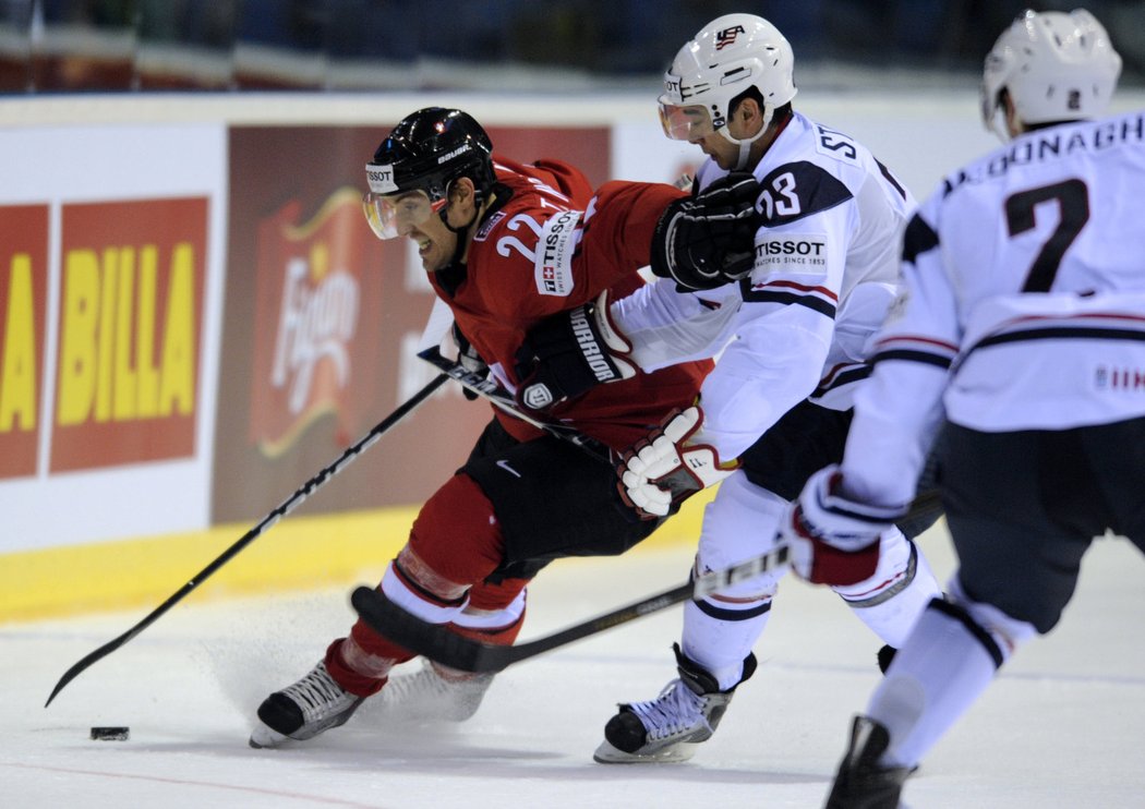 Zleva Victor Stancescu (SUI), Tim Stapleton (USA), Ryan McDonagh (USA)