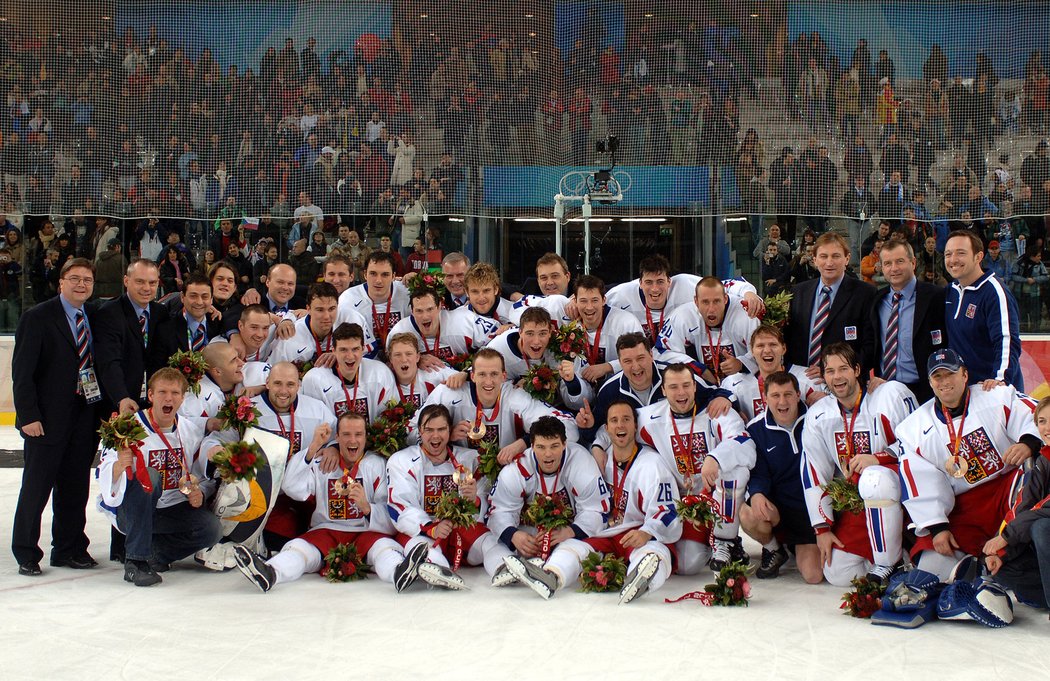 Čeští hokejisté přivezli z olympiády v Turíně bronz