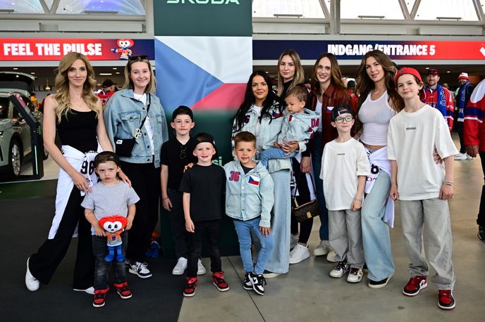 České hokejisty na MS přijely podpořit i rodiny České hokejisty na MS přijely podpořit i rodiny