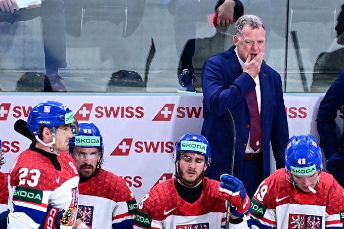 Jak se Rulík loučí: velké sbohem a zlatý obraz se švýcarskou šmouhou. Dovolte otázku Jak se Rulík loučí: velké sbohem a zlatý obraz se švýcarskou šmouhou. Dovolte otázku