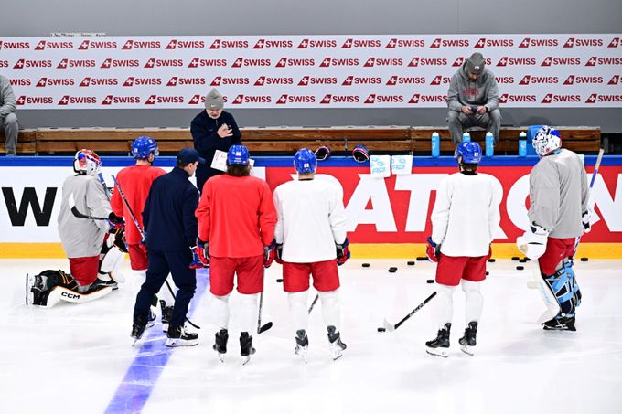 MS v hokeji ONLINE: Proti Itálii s Kempným i Ščotkou, ten po vyloučení vyvázl s varováním MS v hokeji ONLINE: Proti Itálii s Kempným i Ščotkou, ten po vyloučení vyvázl s varováním