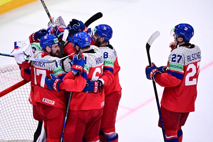 Česko - Slovensko 3:2. Nervák! Obří emoce, rozhodl Červenkův gól bruslí. Co k němu řekl? Česko - Slovensko 3:2. Nervák! Obří emoce, rozhodl Červenkův gól bruslí. Co k němu řekl?
