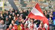 Rakouští fanoušci během utkání s českým národním týmem