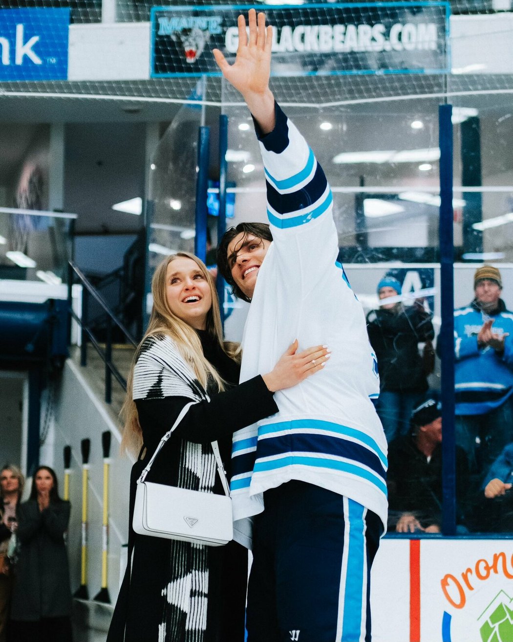 Hokejový obránce Jakub Sirota se z univerzity v Maine vrací do Česka
