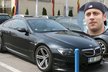 Brankář Ondřej Pavelec řídil své BMW M6 pod vlivem alkoholu a narazil do stojícího vozu. Dostal roční podmínku a zákaz řízení na 20 měsíců.