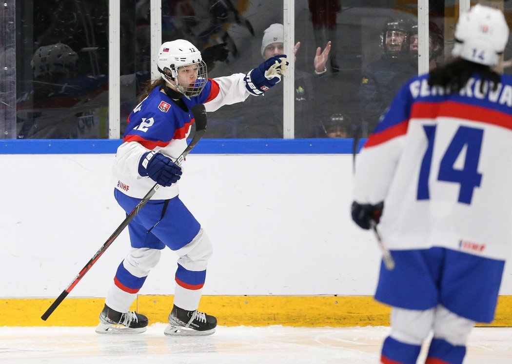 Hvězda slovenského hokeje Nela Lopušanová