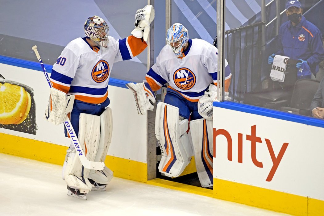 Ve druhém utkání Philadelphie s Islanders se na led podívali oba brankáři newyorského klubu