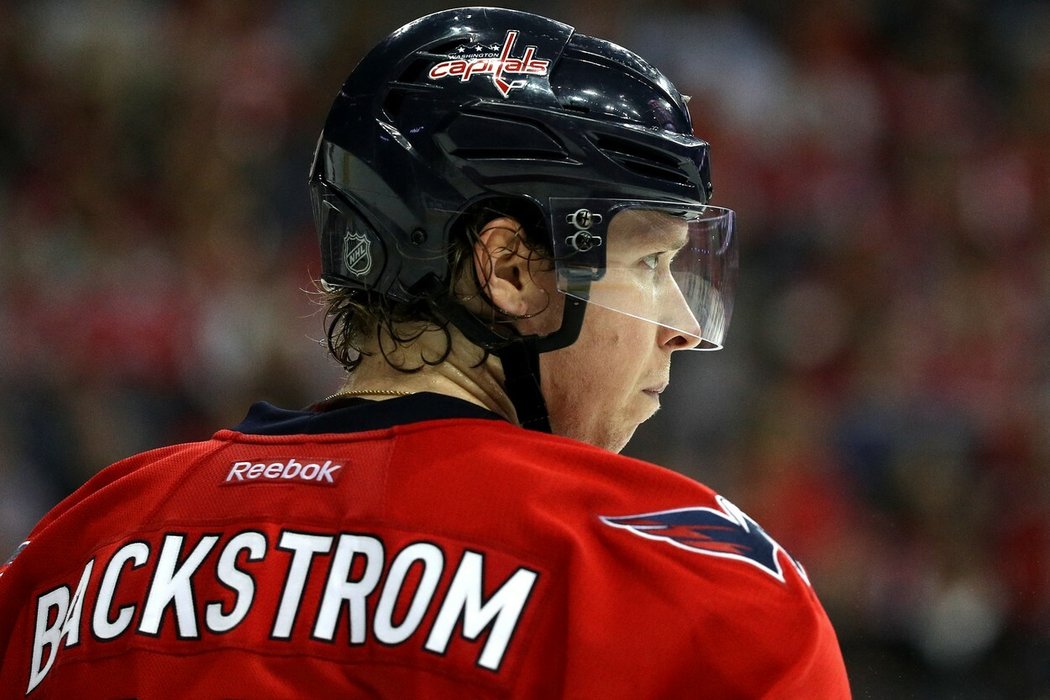 Švédské útočník Nicklas Bäckström individuálně nejlepším výkonem v NHL pomohl Washingotnu v sezoně 2016-17 k druhé Prezidentově trofeji v řadě