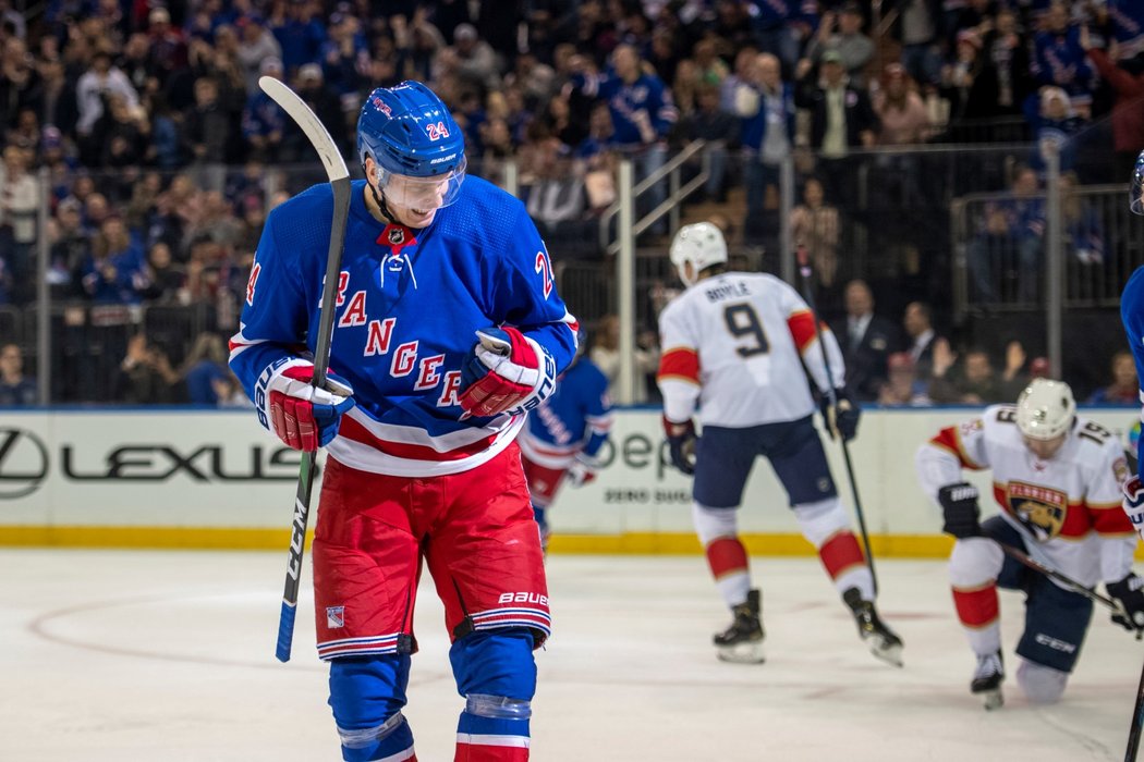 Finský talent Kaapo Kakko od Rangers se raduje ze vstřeleného gólu